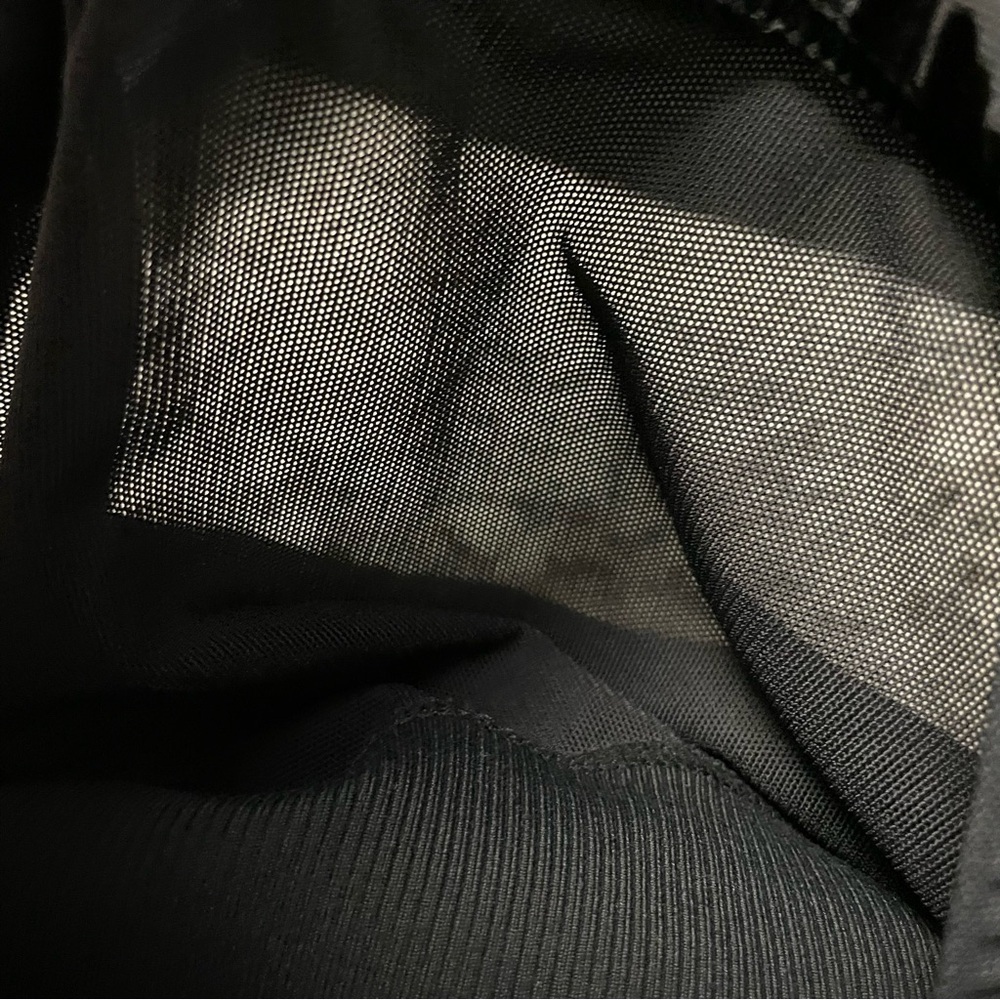 Black Lululemon Racerback Tank with Mesh Shelf Bra Women’s Small - Picture 6 of 6